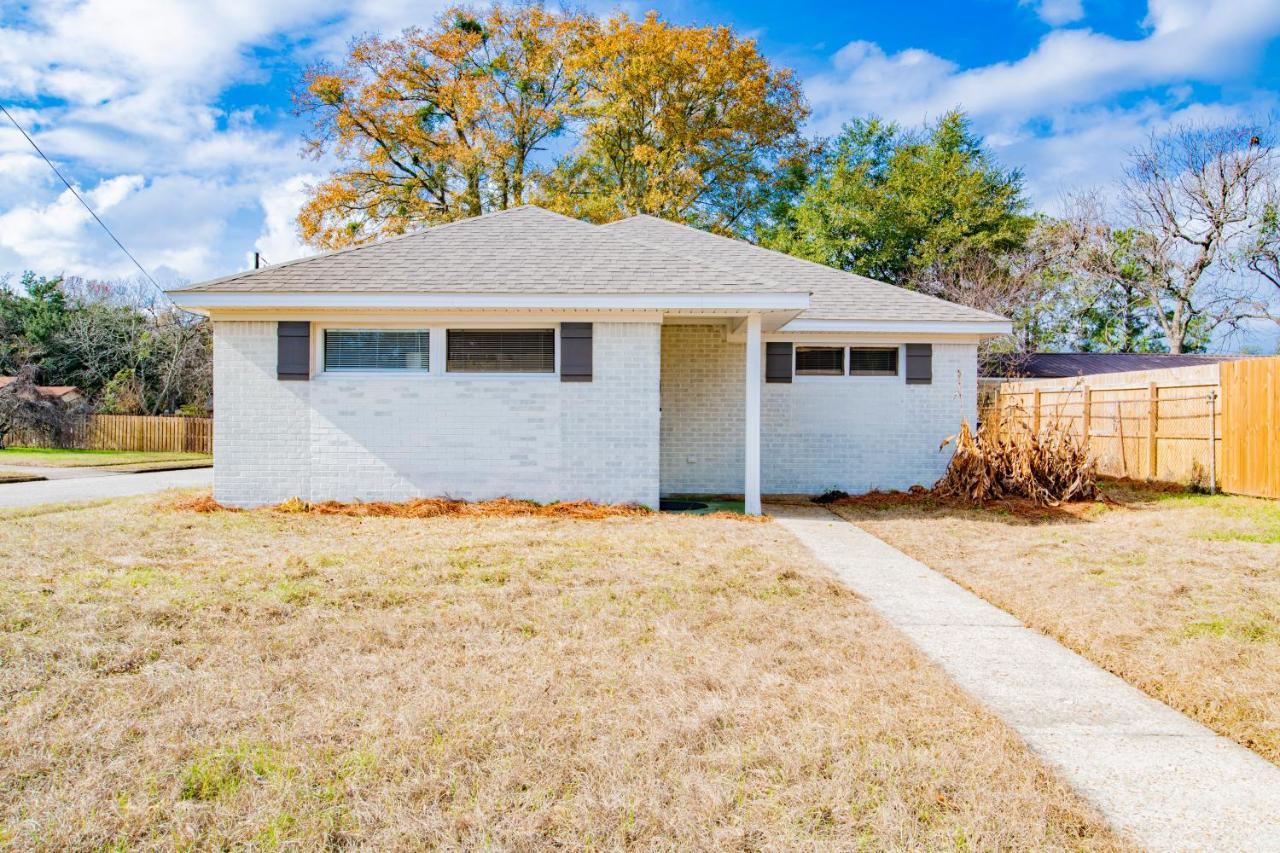 House In Mobile Newly Renovated! Quiet & Centrally Located! Eksteriør billede